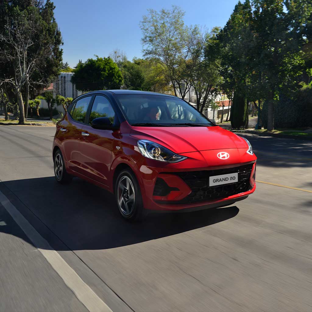 Nuevo Grand i10 HB 2025 rojo vista frontal