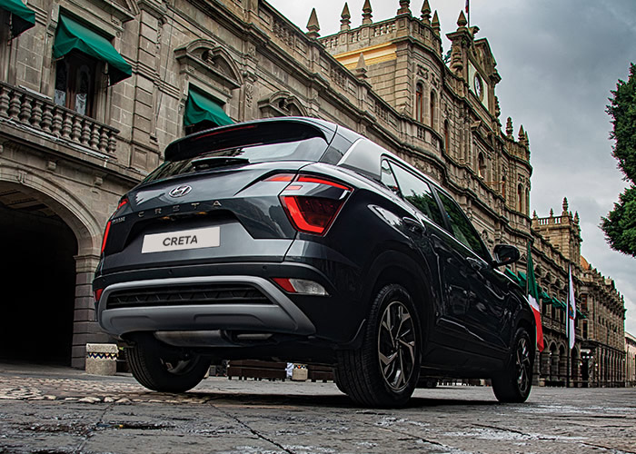 Vista lateral de Hyundai Creta color rojo