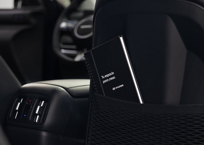 libreta negra Hyundai